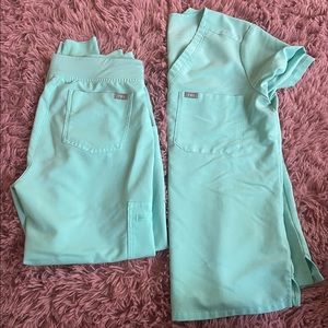 FIGS fresh aqua Zamora jogger and Catarina one pocket